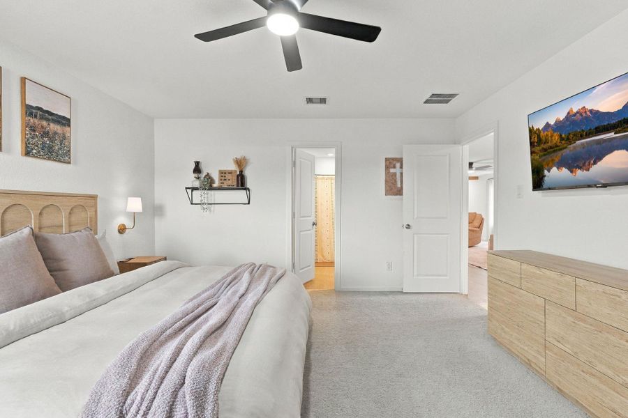 Furnished interior view inside a new home in Caney Mills, Conroe (Image 13).