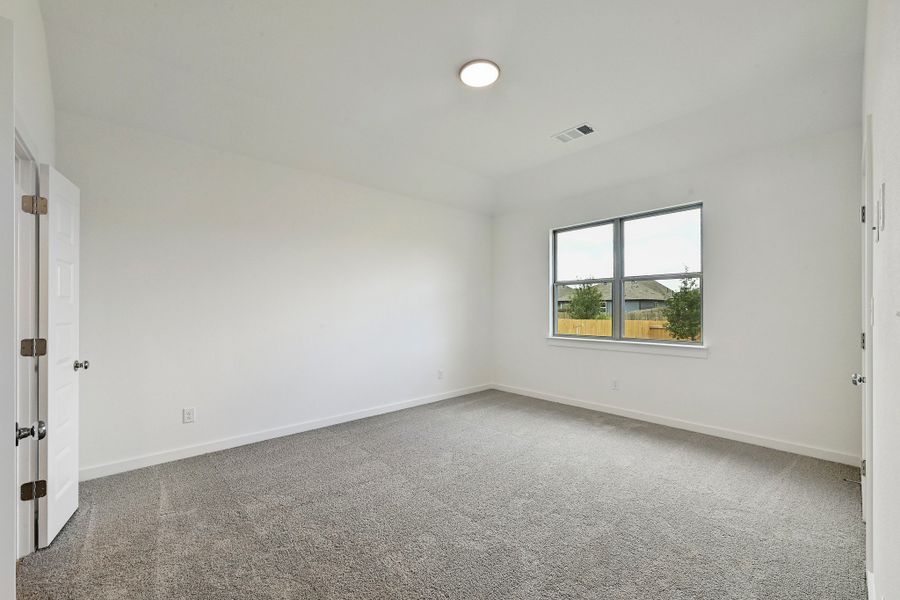 Spacious, unfurnished interior of a new home in Prairie Winds, Hutto (Image 30).