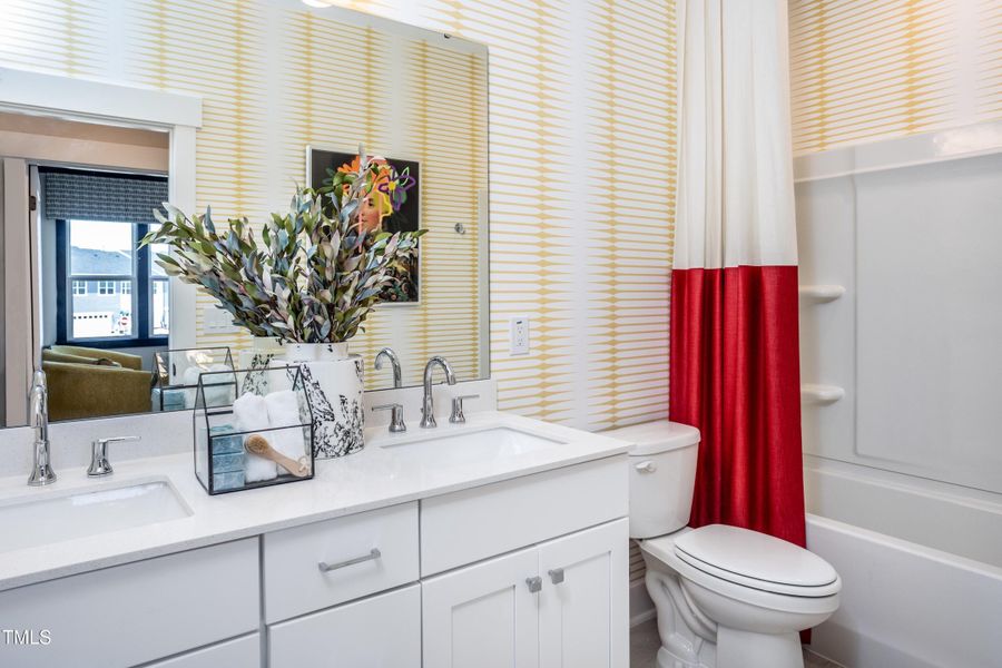 Homestead 533_Bathroom 1_7.17.23_webread