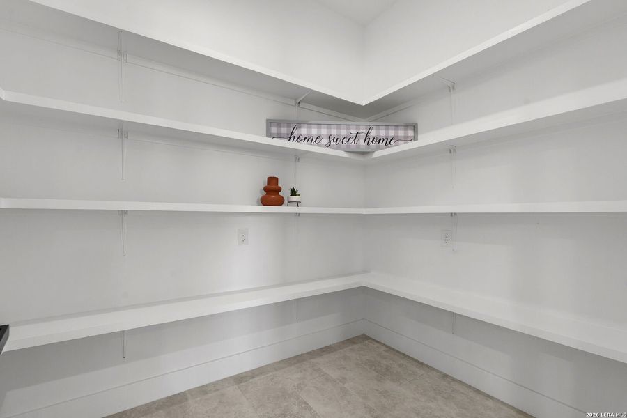 Spacious, unfurnished interior of a new home in , Bandera (Image 24).