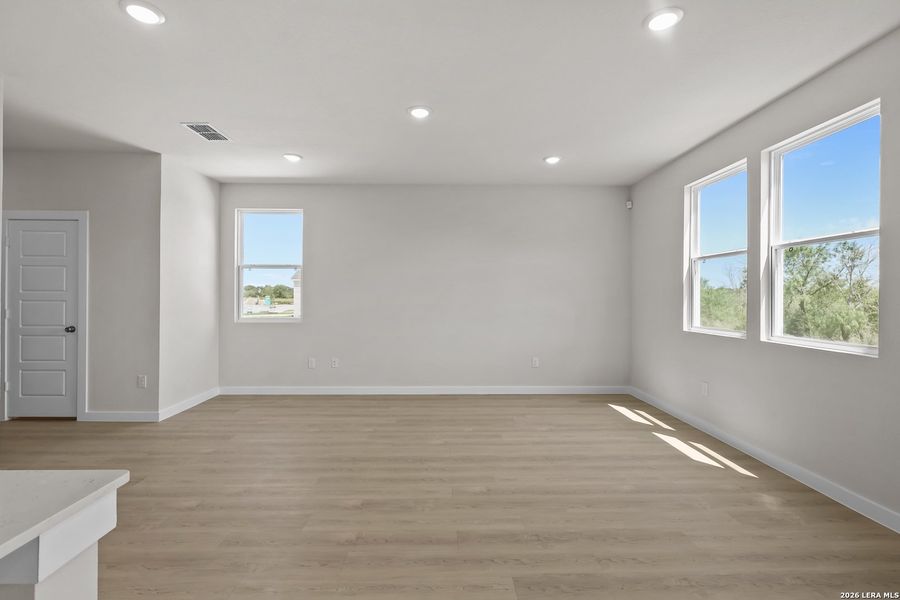 Spacious, unfurnished interior of a new home in Summerlin, San Antonio (Image 16). Spacious, unfurnished interior of a new home in Summerlin, San Antonio (Image 16).