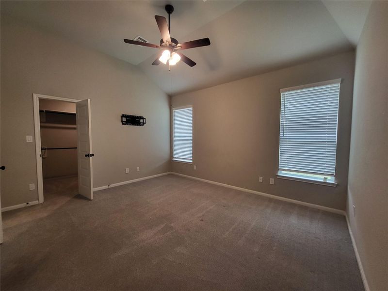 Spacious, unfurnished interior of a new home in Lexington Heights, Willis (Image 16).