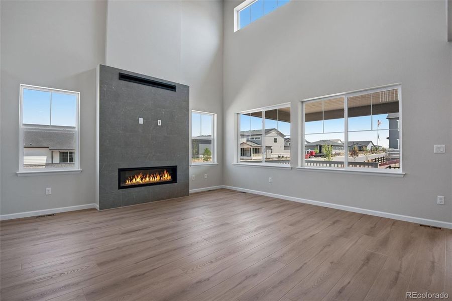 Spacious, unfurnished interior of a new home in Ensemble at The Aurora Highlands, Aurora (Image 19).