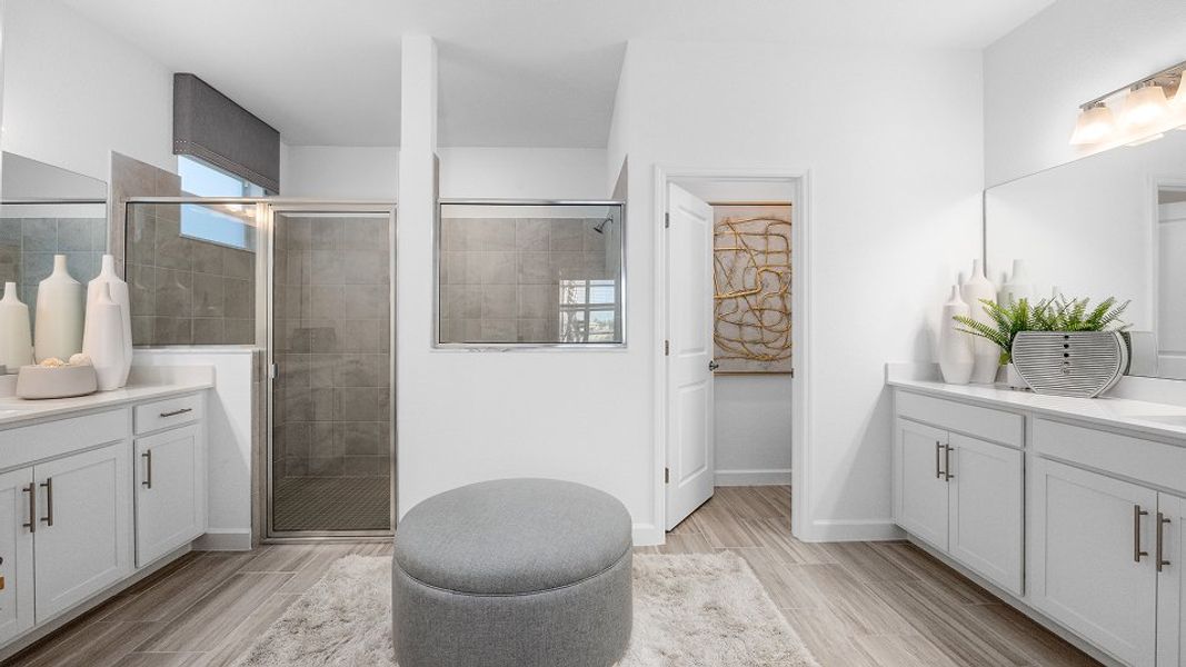 2444 Palmetto Owners Bath 1of2 Base3