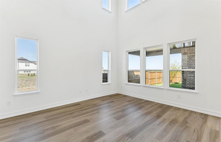 Bright and inviting gathering room perfect for entertaining Bright and inviting gathering room perfect for entertaining