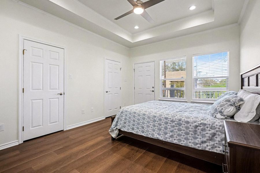 Spacious closet space, recessed lights and ceiling fan! Spacious closet space, recessed lights and ceiling fan!
