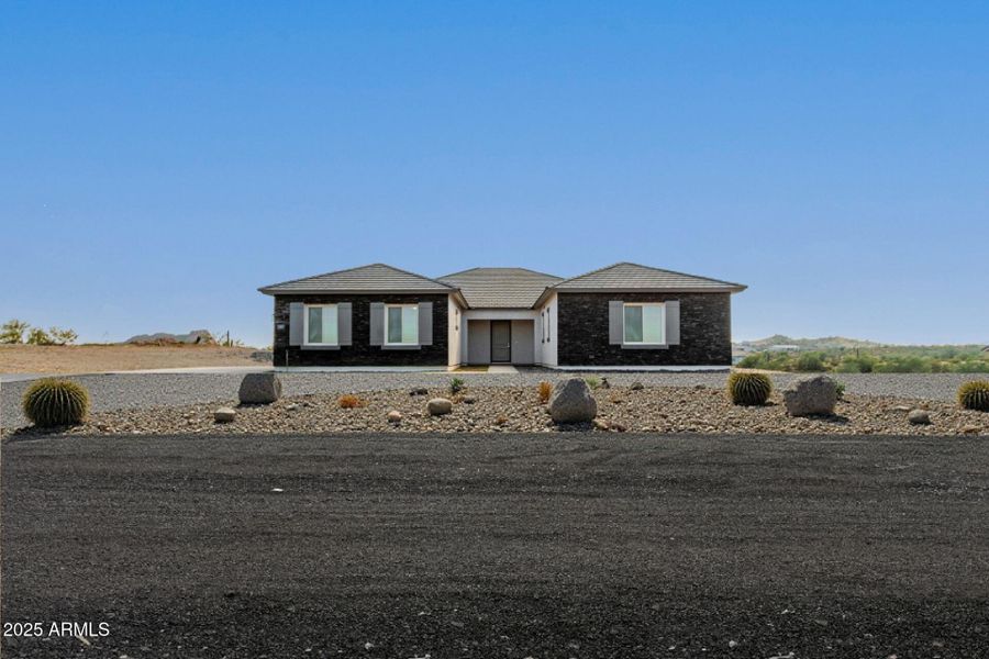 01 - Brooke landscape staged