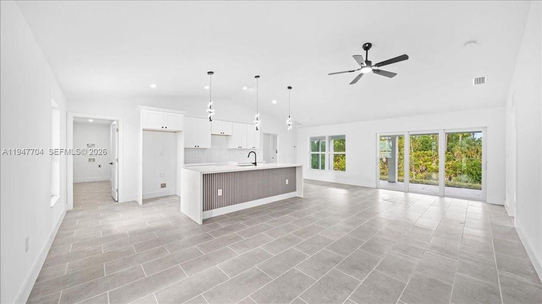 Spacious, unfurnished interior of a new home in , Cape Coral (Image 15).