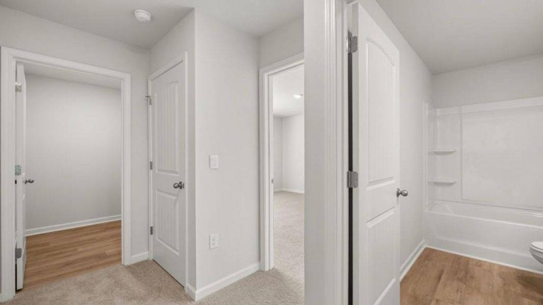 Spacious, unfurnished interior of a new home in Oakleigh Glen, Dallas (Image 19).