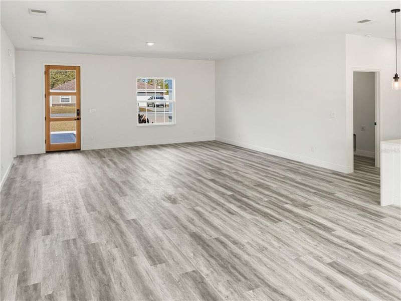 Spacious, unfurnished interior of a new home in , Ocala (Image 22).