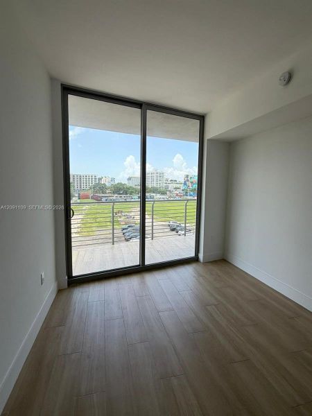 Spacious, unfurnished interior of a new home in , Miami (Image 8).
