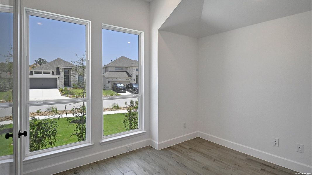 Spacious, unfurnished interior of a new home in Esperanza, Boerne (Image 17).