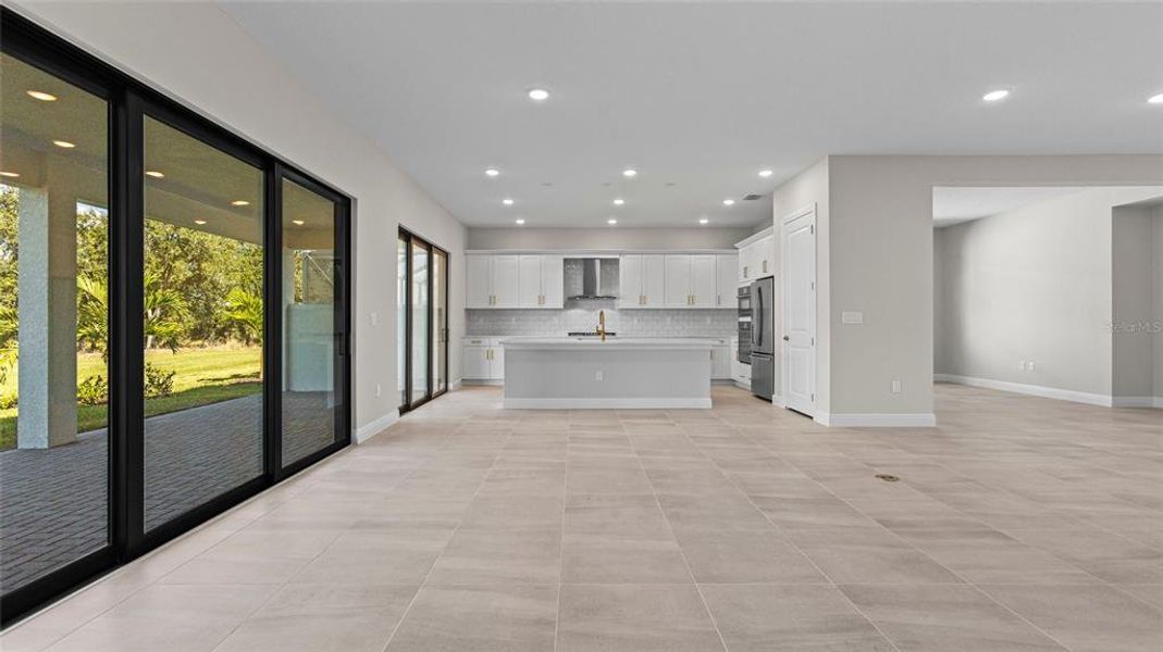 Spacious, unfurnished interior of a new home in Cresswind Lakewood Ranch, Lakewood Ranch (Image 17).