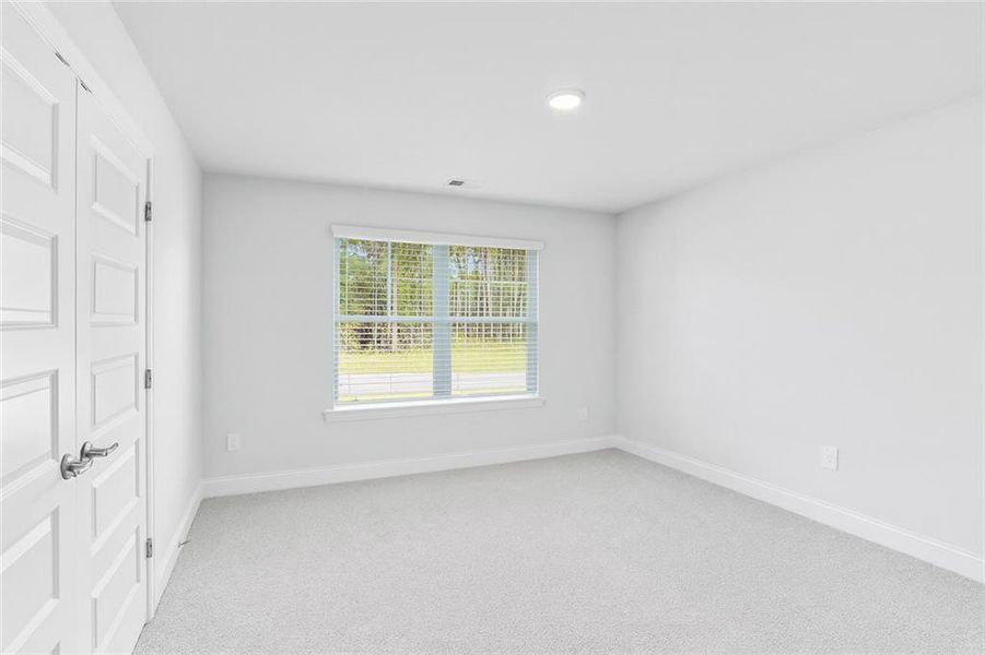 Spacious, unfurnished interior of a new home in Waters Edge, Mansfield (Image 17).