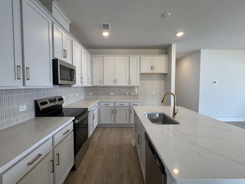 Furnished interior view inside a new home in , Ravenel (Image 5).