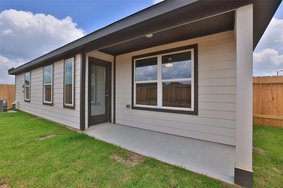 Exterior details and patio area of a home in Cielo, Conroe (Image 2). Exterior details and patio area of a home in Cielo, Conroe (Image 2).