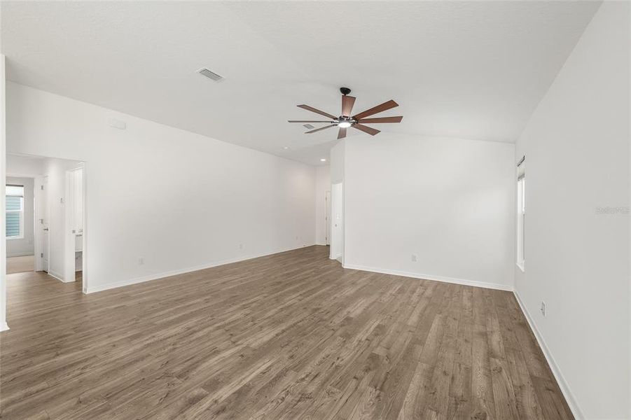 Spacious, unfurnished interior of a new home in , The Villages (Image 14).