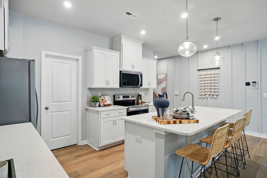 Photo representation of the Aurora plan. Colors, finishes and options will vary.