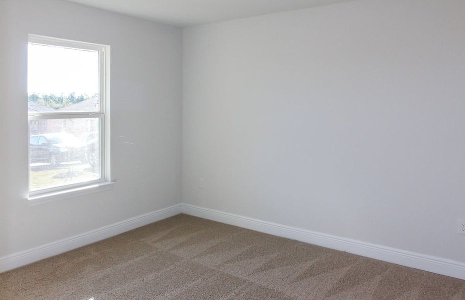 Spacious, unfurnished interior of a new home in Pecan Valley, Cantonment (Image 18).