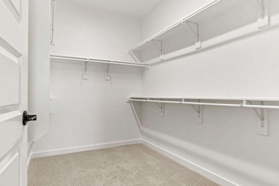 Spacious, unfurnished interior of a new home in Cottonwood Creek, Rowlett (Image 12).