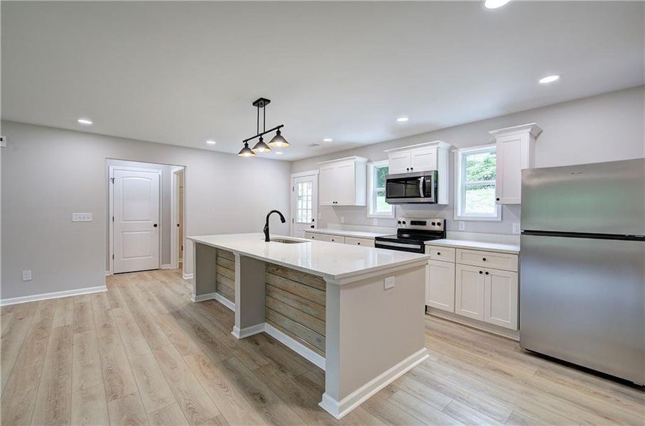 Furnished interior view inside a new home in , Cartersville (Image 7).