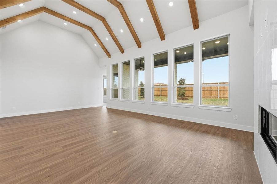 Spacious, unfurnished interior of a new home in Ridge Crossing, Waxahachie (Image 20).