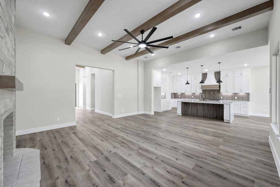 Open sightlines to kitchen and dining Open sightlines to kitchen and dining