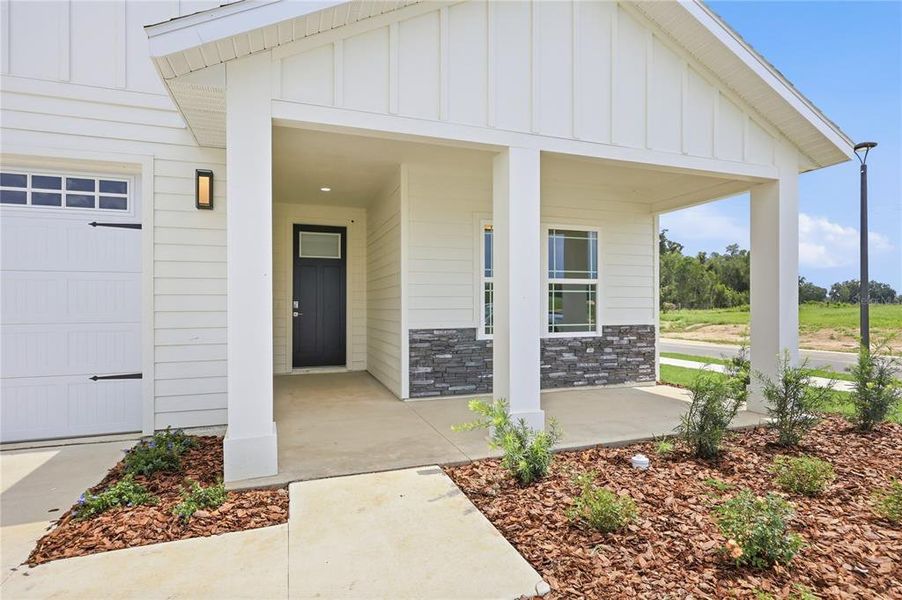 Exterior details and patio area of a home in , Newberry (Image 4).