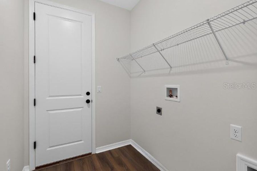 Spacious, unfurnished interior of a new home in Tyson Reserve, St. Cloud (Image 20).