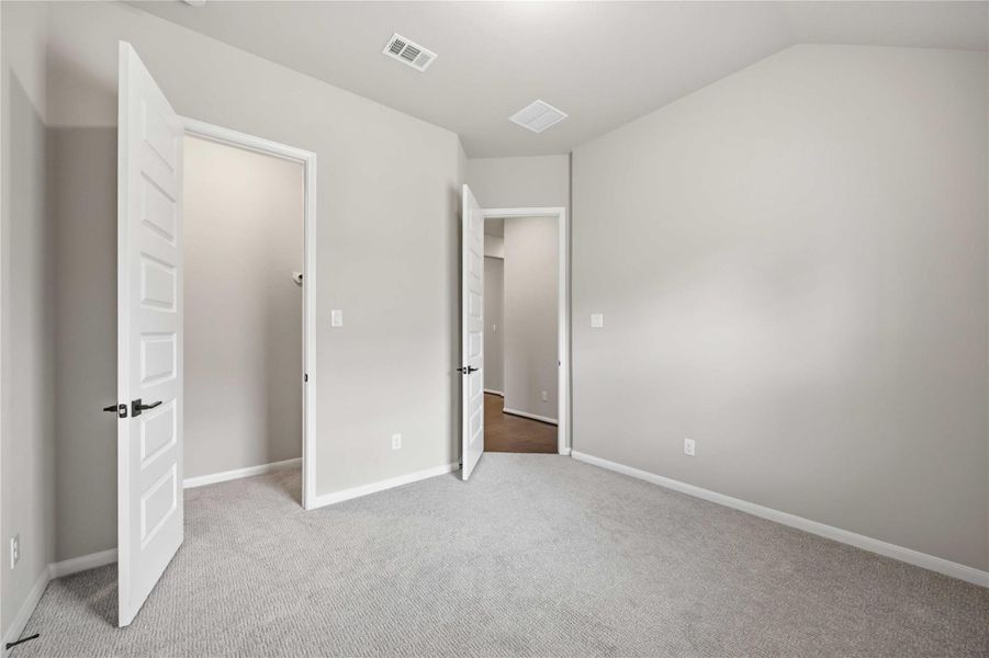 Spacious, unfurnished interior of a new home in Lakes of Champion's Estates, Mont Belvieu (Image 35). Spacious, unfurnished interior of a new home in Lakes of Champion's Estates, Mont Belvieu (Image 35).