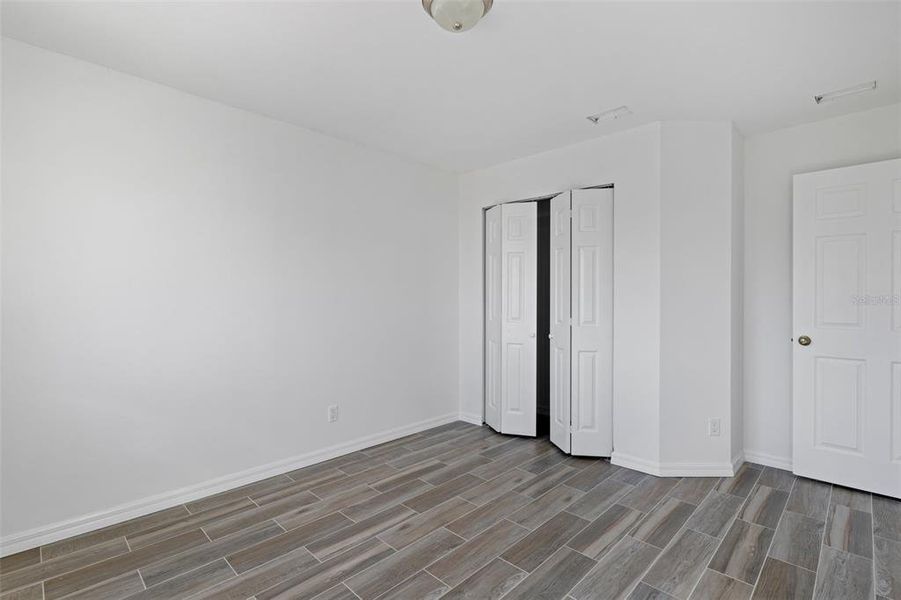 Spacious, unfurnished interior of a new home in , Bradenton Beach (Image 14).