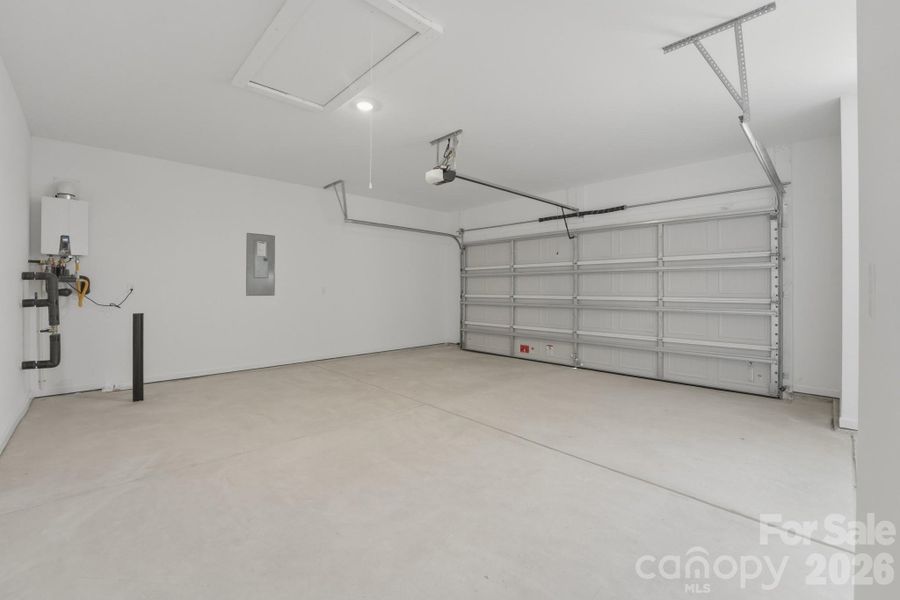 Spacious, unfurnished interior of a new home in Roselyn, Lancaster (Image 22).