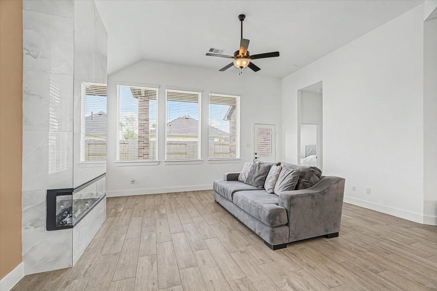 Furnished interior view inside a new home in Mulberry Farms, Santa Fe (Image 14). Furnished interior view inside a new home in Mulberry Farms, Santa Fe (Image 14).