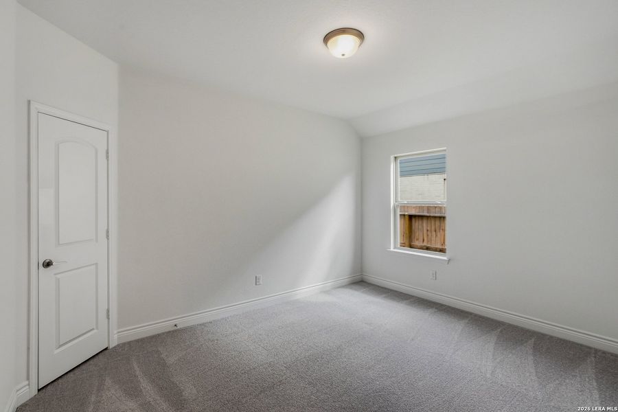 Spacious, unfurnished interior of a new home in Davis Ranch, San Antonio (Image 46).