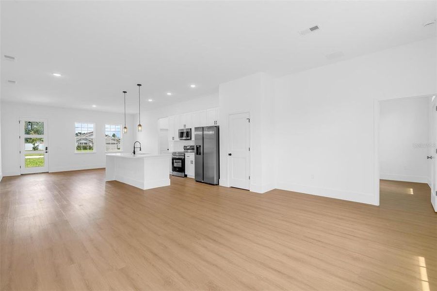 Spacious, unfurnished interior of a new home in , Ocala (Image 35).