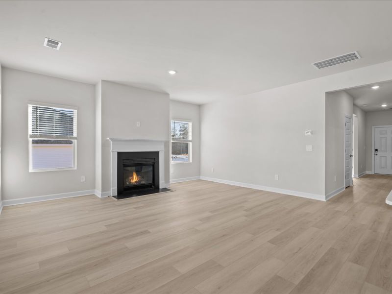 Spacious, unfurnished interior of a new home in Creek Ridge - Signature Collection, Spartanburg (Image 9).