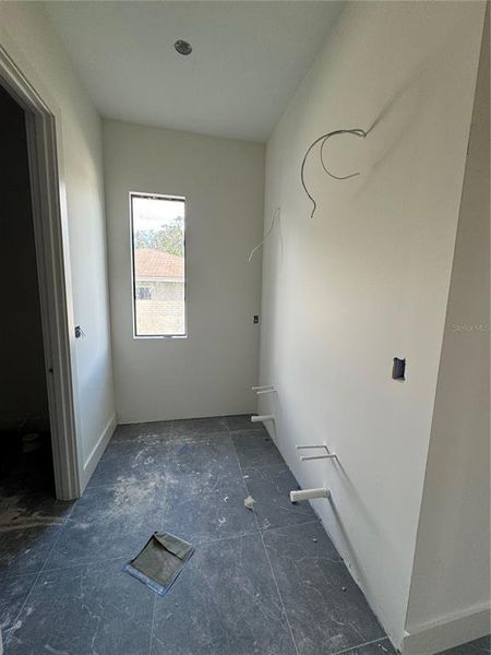 Spacious, unfurnished interior of a new home in , Tampa (Image 29).
