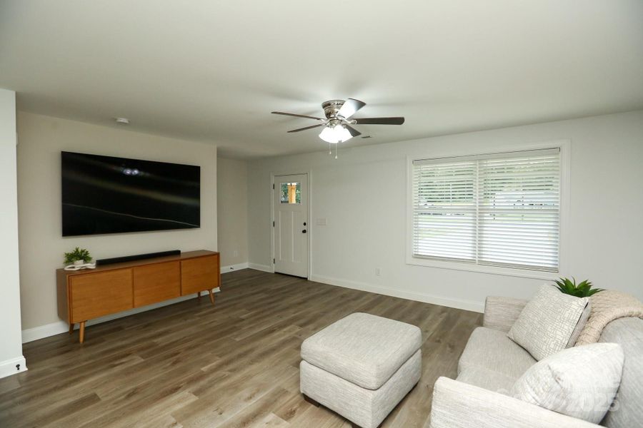 Furnished interior view inside a new home in , Kannapolis (Image 5).