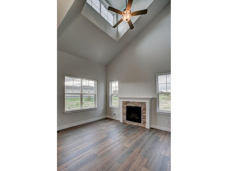Spacious, unfurnished interior of a new home in The Lakes at Centerra - The Shores, Loveland (Image 20).