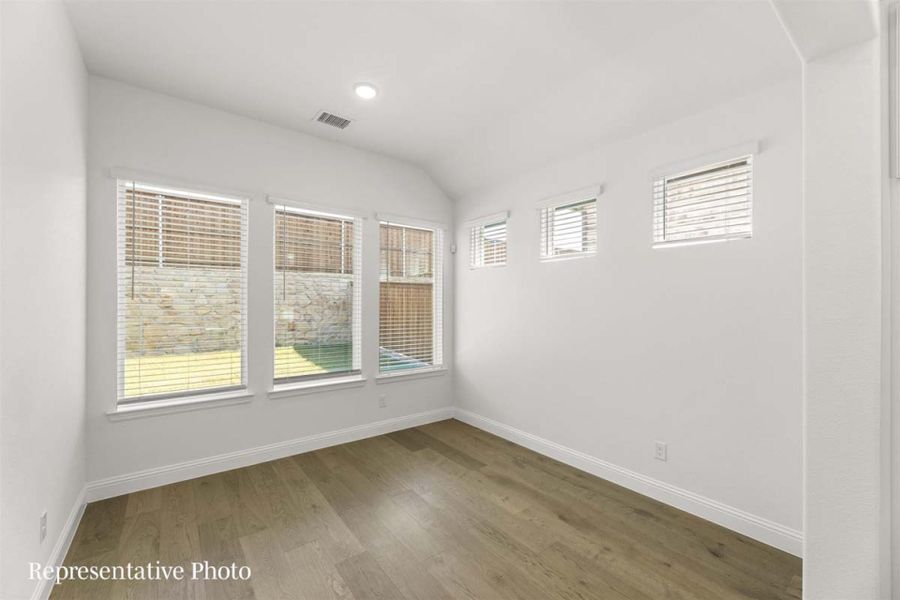 Spacious, unfurnished interior of a new home in Heartland, Heartland (Image 10).