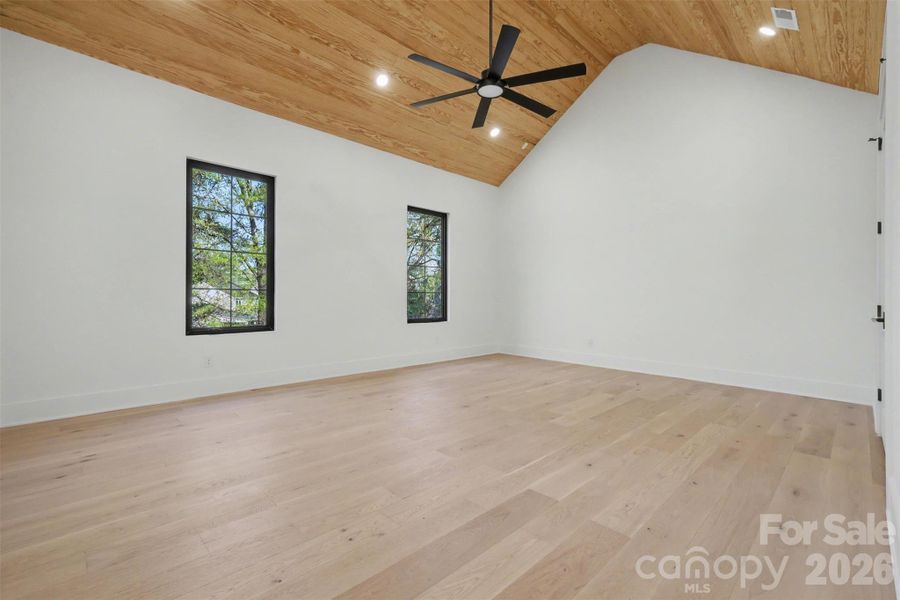 Spacious, unfurnished interior of a new home in , Concord (Image 18).