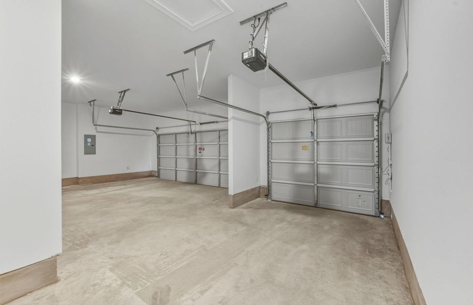 Spacious, unfurnished interior of a new home in Bluffview Reserve, Leander (Image 41). Spacious, unfurnished interior of a new home in Bluffview Reserve, Leander (Image 41).