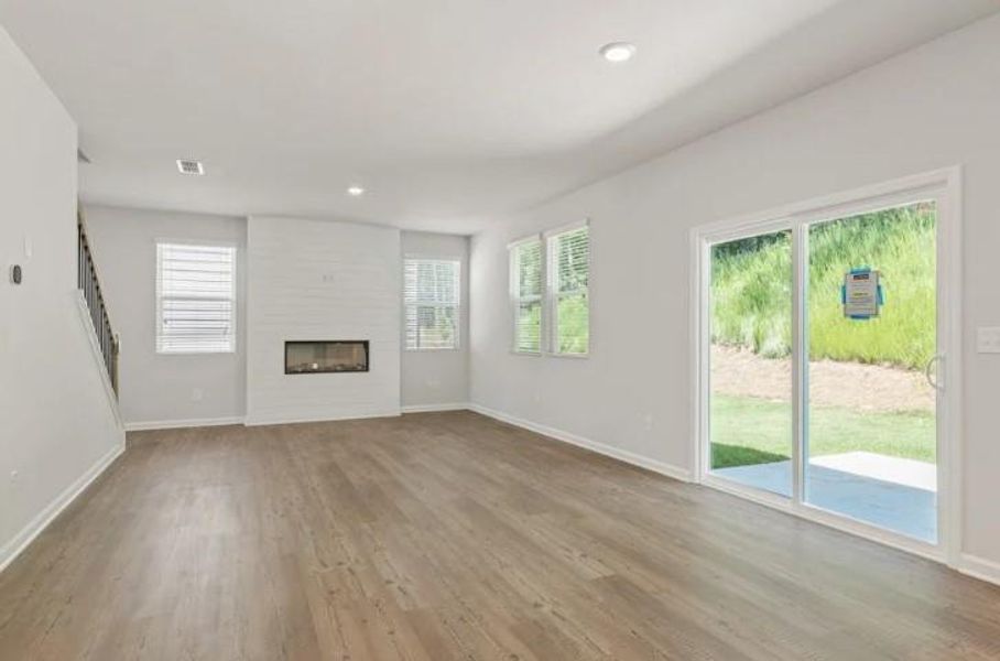 Spacious, unfurnished interior of a new home in Kingsley Creek, Lithonia (Image 4).
