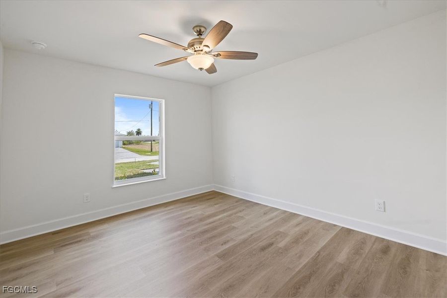 Spacious, unfurnished interior of a new home in Cape Coral, Cape Coral (Image 31).