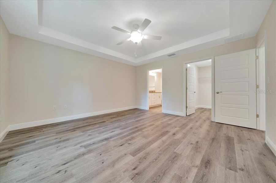 Spacious, unfurnished interior of a new home in , Ocala (Image 33).