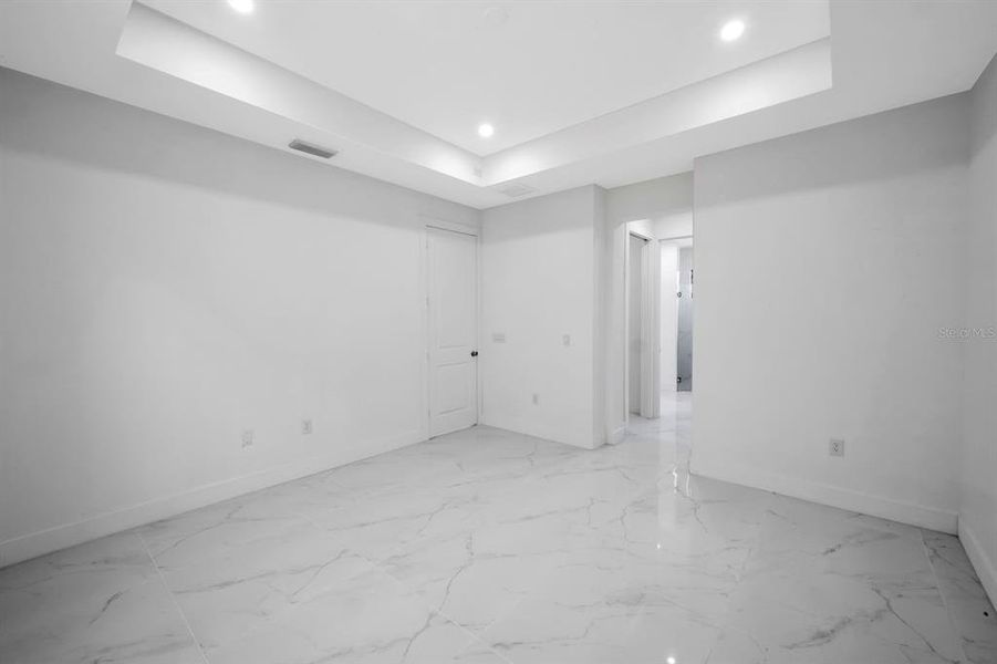 Spacious, unfurnished interior of a new home in , Lehigh Acres (Image 18).