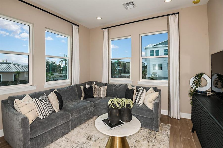 Furnished interior view inside a new home in Seahaven, Punta Gorda (Image 10).