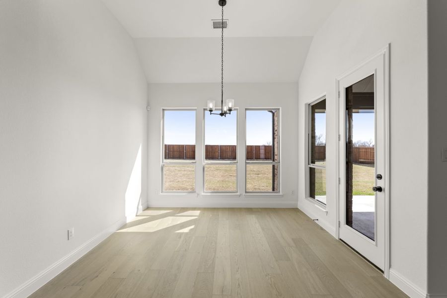 Representative unfurnished interior of a home built from the Somerset by Windsor Homes in Winding Creek, Rockwall (Image 25).