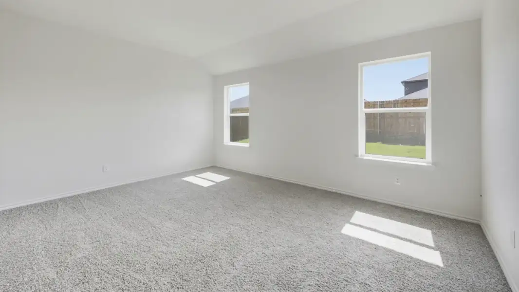 Representative unfurnished interior of a home built from the X40L Lakeway by D.R. Horton in Lane Ranch, Sanger (Image 8).