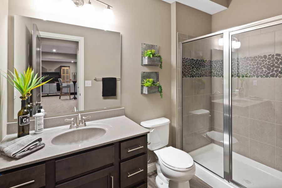 Representative furnished interior of a home built from the Everett by Fischer Homes in Woodberry, Canton (Image 32).